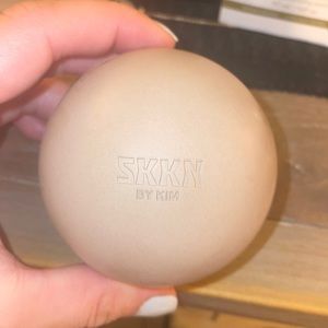 Skkn by Kim face cream